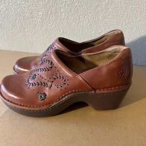 Ariat Leather Clogs with Embroidered Design